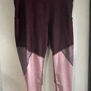 Colorblock Leggings in Burgundy and Pink